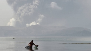 Philippines: état d&#039;alerte après le réveil du volcan Taal