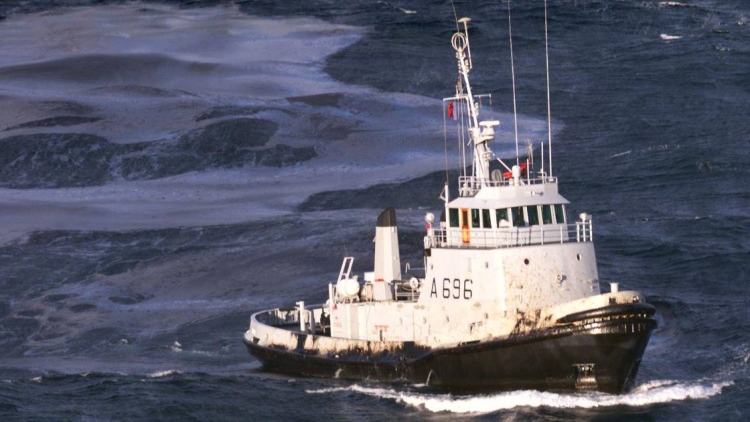 Marée noire : il y a 20 ans, l&#039;Erika sombrait au large du Finistère