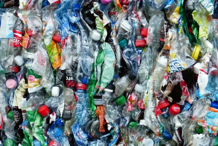 NESTLÉ VEUT DÉVELOPPER UN GRAND MARCHÉ DU PLASTIQUE RECYCLÉ ALIMENTAIRE